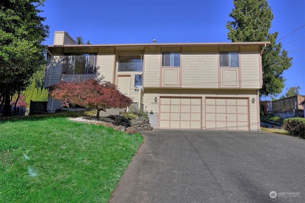 Photo of 6303 Berkshire Drive, Everett, WA 98203 (MLS # 2261568)