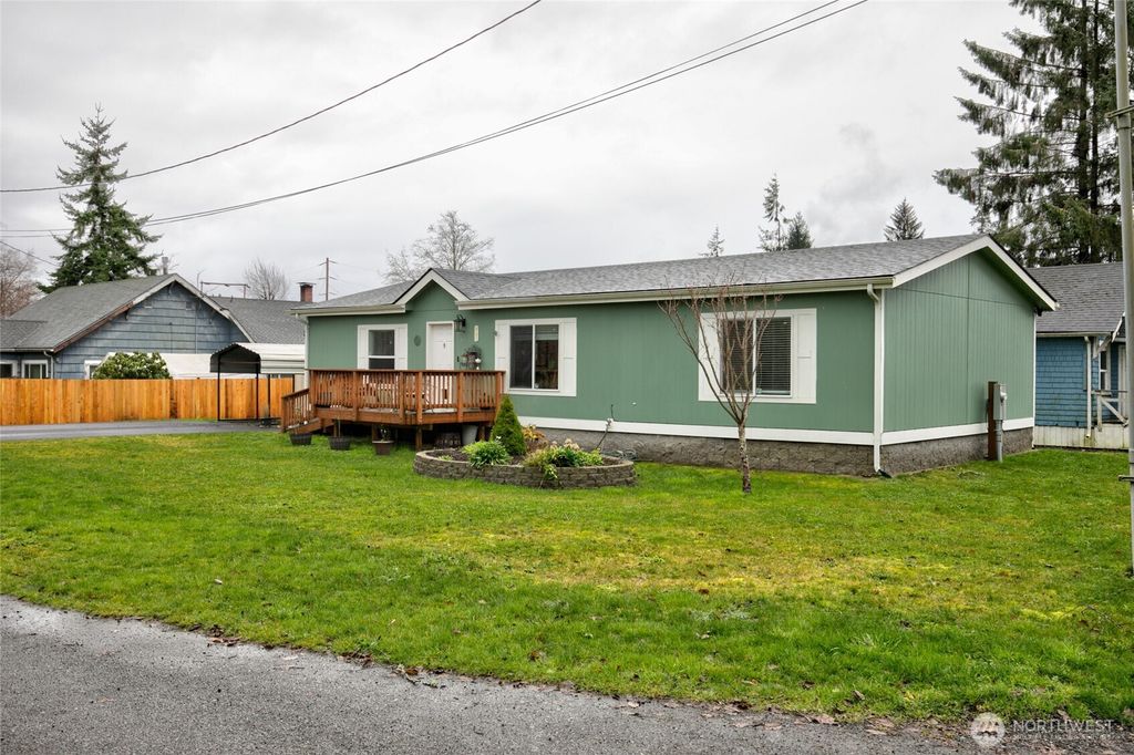 Photo of 418 N Rogers St, Aberdeen, WA 98520 (MLS # 2466600)