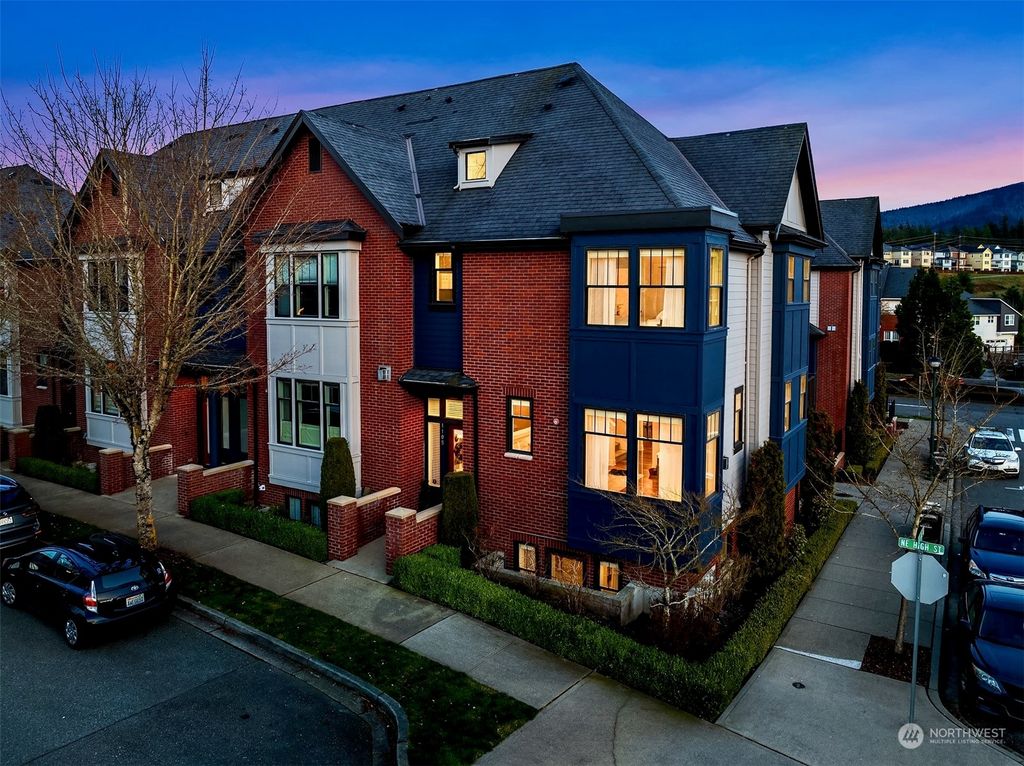 Photo of 1105 NE High Street, Issaquah, WA 98029 (MLS # 2210390)