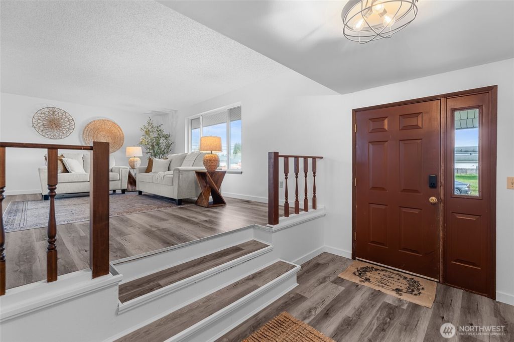 Photo of 807 Wayne Drive, Centralia, WA 98531 (MLS # 2452254)