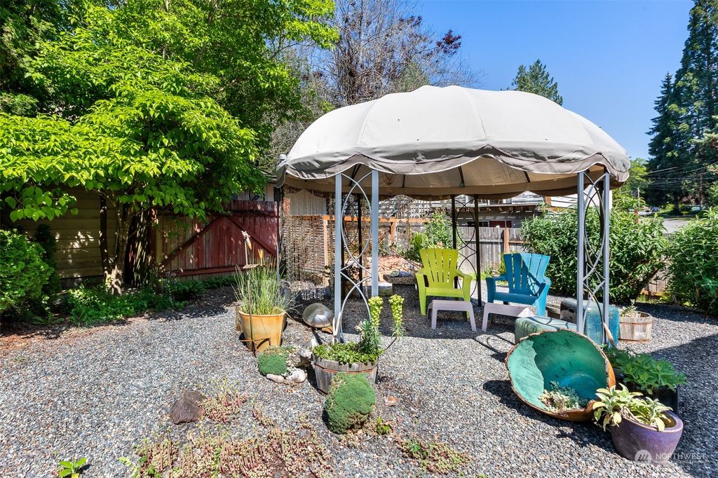 Photo of 11226 109th Avenue NE, Kirkland, WA 98033 (MLS # 2199236)