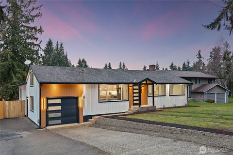 Photo of 19628 Heinz Place, Lynnwood, WA 98036 (MLS # 2488761)