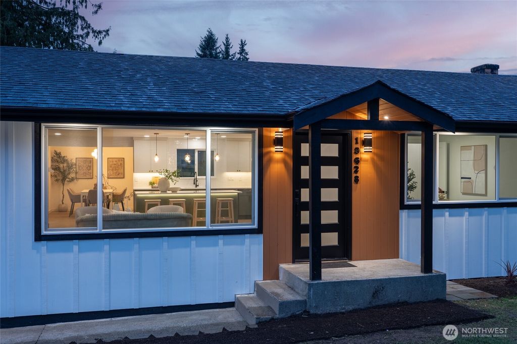 Photo of 19628 Heinz Place, Lynnwood, WA 98036 (MLS # 2488761)