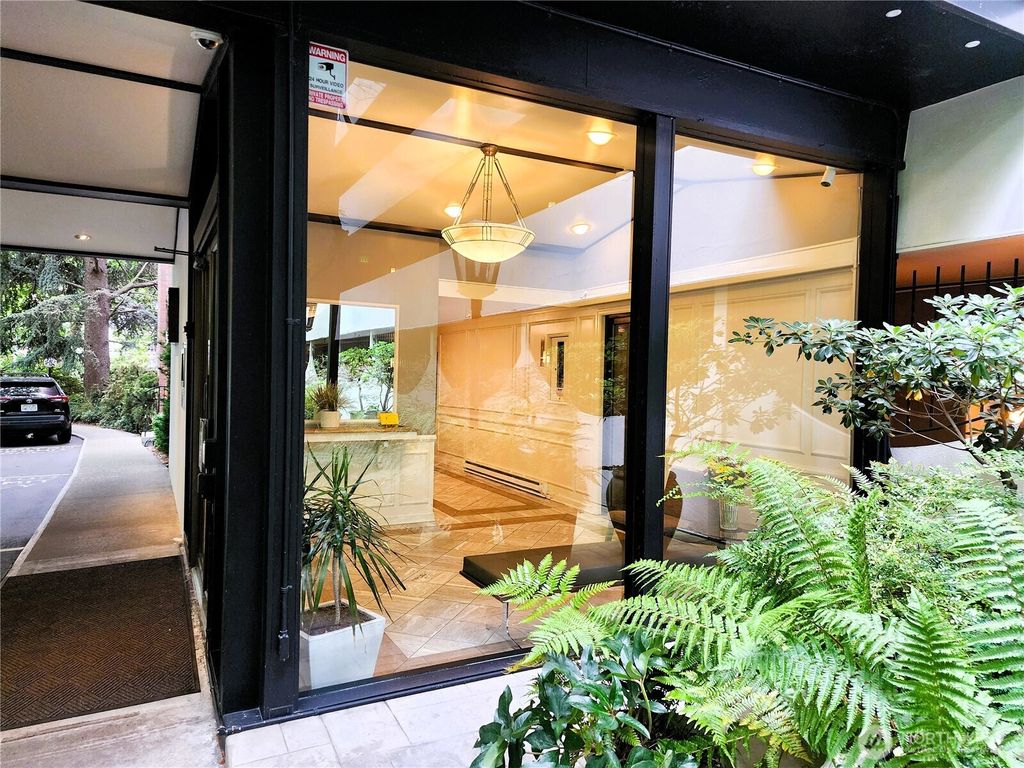 Photo of 505 Belmont Avenue NE #605, Seattle, WA 98102 (MLS # 2444629)