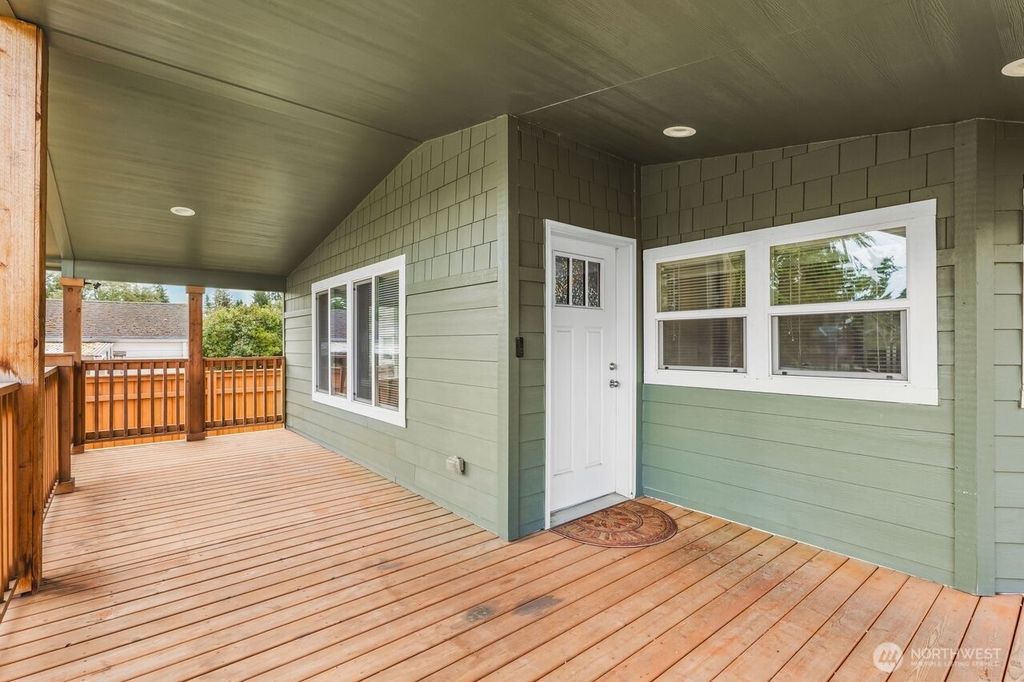 Photo of 120 L Street SE, Auburn, WA 98002 (MLS # 2516419)