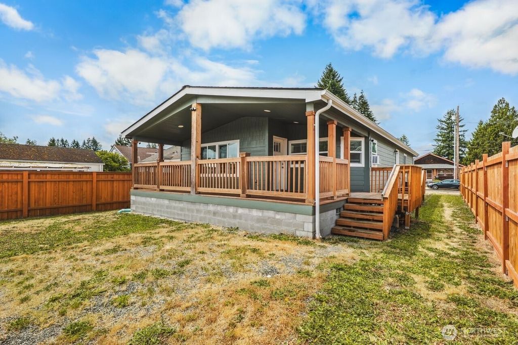 Photo of 120 L Street SE, Auburn, WA 98002 (MLS # 2516419)