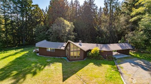 Photo of 16694 Mountain View Road, Mount Vernon, WA 98274 (MLS # 2419711)