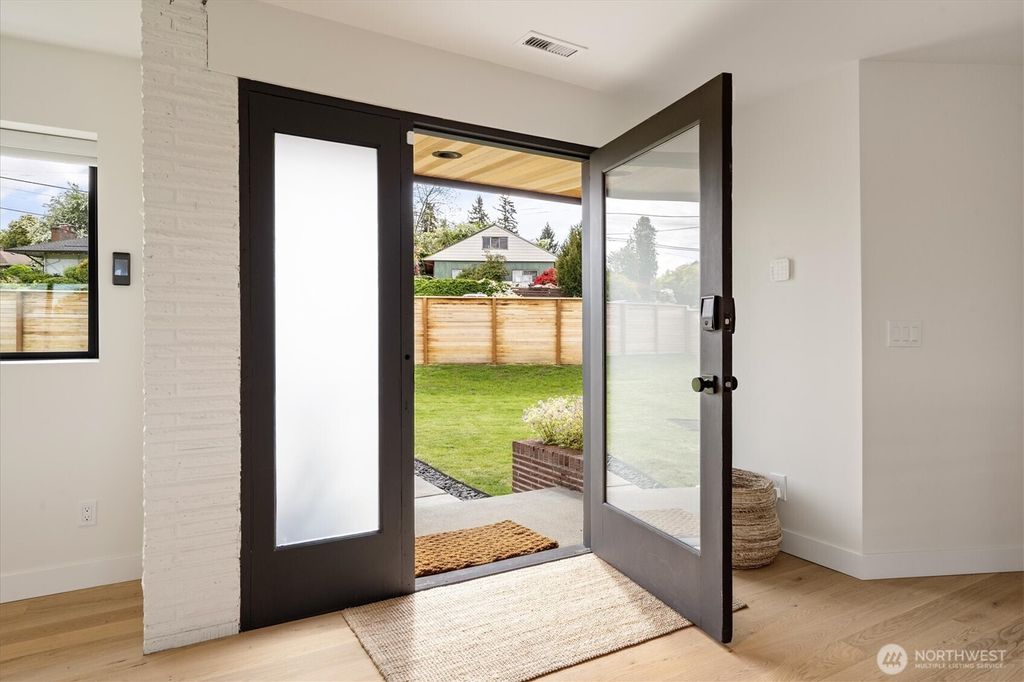 Photo of 11062 Auburn Avenue S, Seattle, WA 98178 (MLS # 2477434)