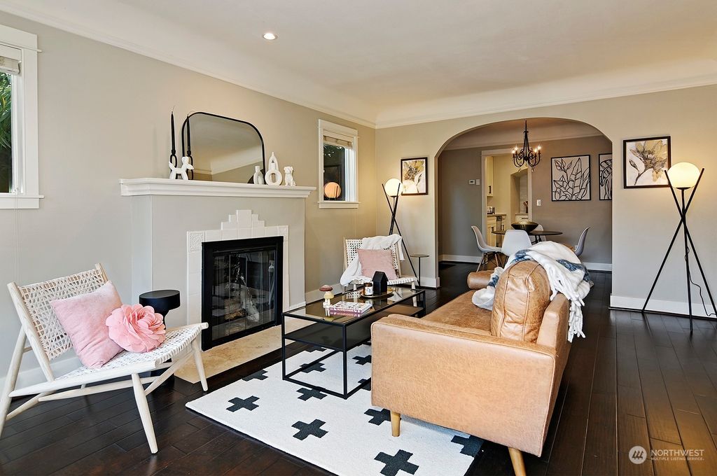 Photo of 6220 25th Avenue NE, Seattle, WA 98115 (MLS # 2179879)