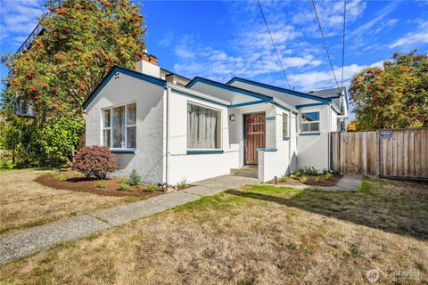 Photo of 11252 Evanston Avenue N, Seattle, WA 98133 (MLS # 2438425)