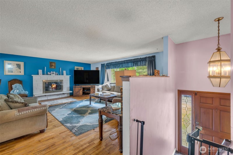 302 N 188th Street