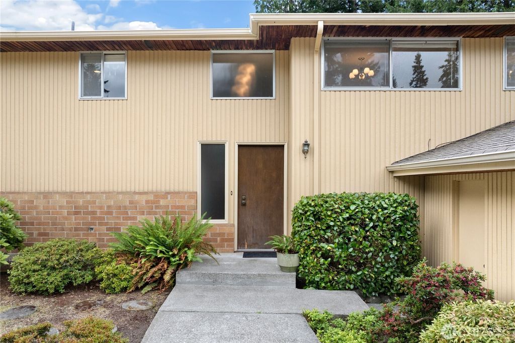 Photo of 12575 SE 52nd Street, Bellevue, WA 98006 (MLS # 2397573)