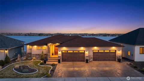 Photo of 4065 NE Edwards Drive, Moses Lake, WA 98837 (MLS # 2498590)