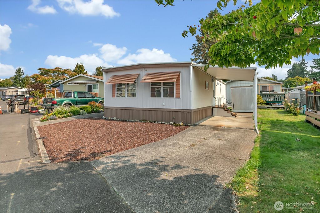 Photo of 18316 34th Avenue S, SeaTac, WA 98188 (MLS # 2429095)