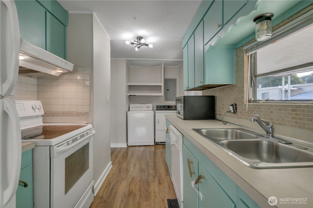 Photo of 18316 34th Avenue S, SeaTac, WA 98188 (MLS # 2429095)