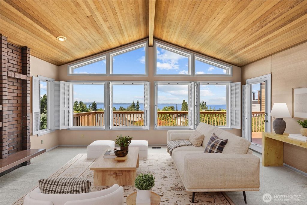 Photo of 809 Spruce Place, Edmonds, WA 98020 (MLS # 2549797)