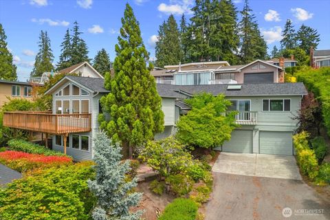 Photo of 809 Spruce Place, Edmonds, WA 98020 (MLS # 2549797)
