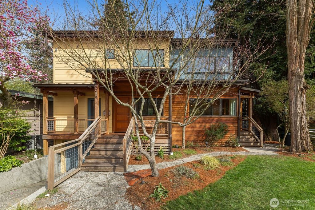 Photo of 8049 44th Avenue NE, Seattle, WA 98115 (MLS # 2501050)
