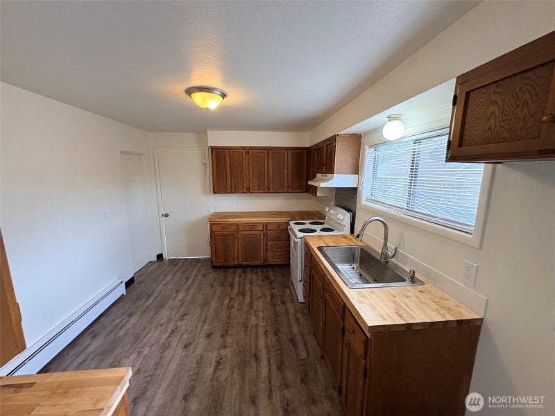 1012 S 6th Street