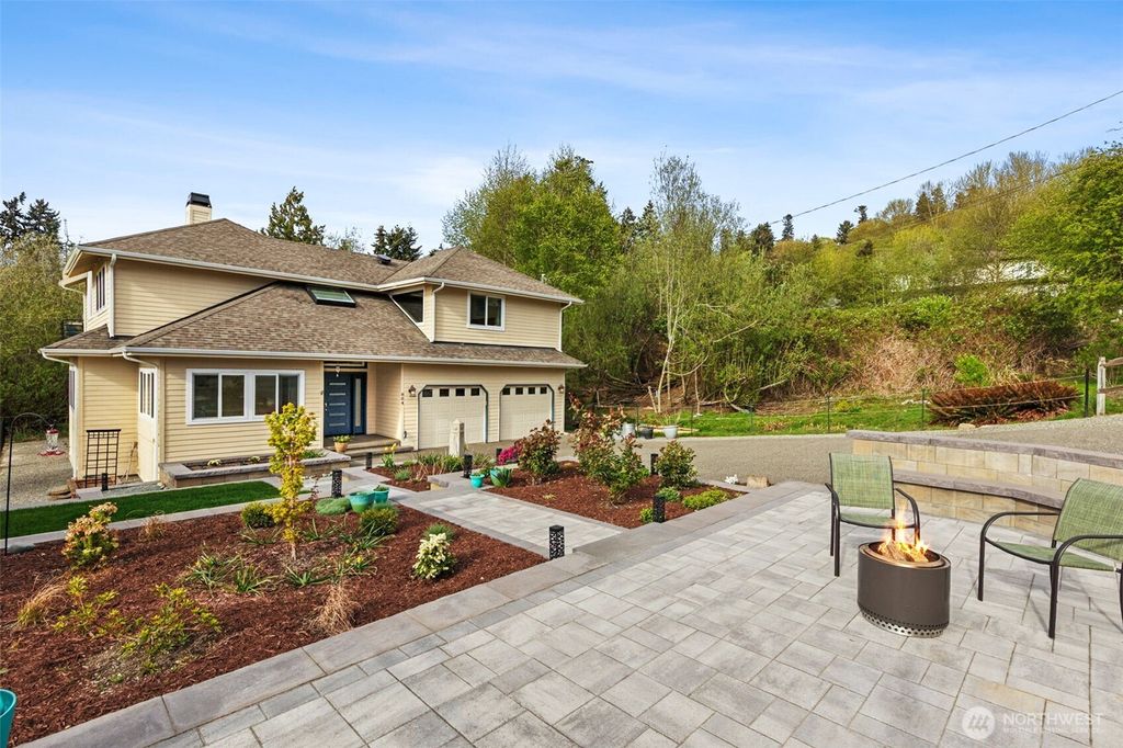 Photo of 804 S 280th Street, Des Moines, WA 98198 (MLS # 2493206)