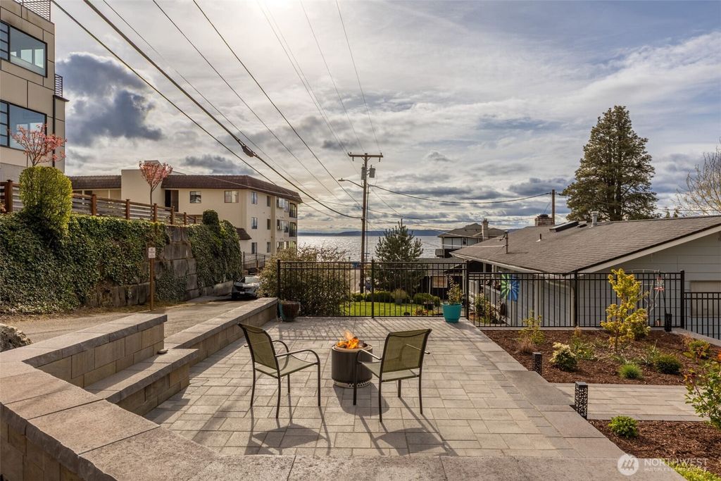 Photo of 804 S 280th Street, Des Moines, WA 98198 (MLS # 2493206)