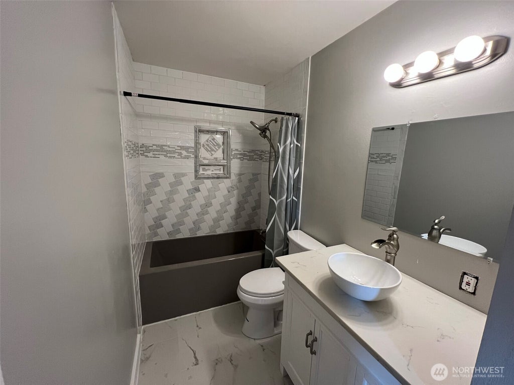 Photo of 316 S Granite AVE, Granite Falls, WA 98252 (MLS # 2579339)