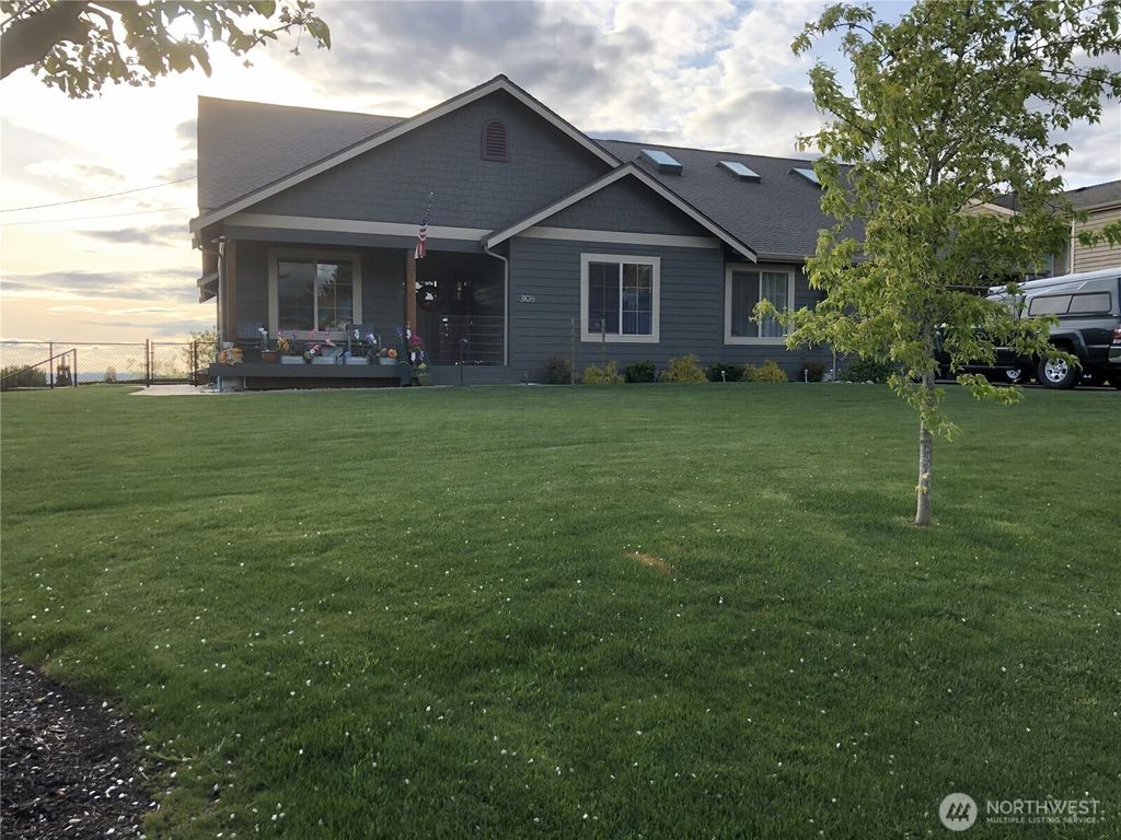 Photo of 3108 44th Avenue NE, Tacoma, WA 98422 (MLS # 2469942)