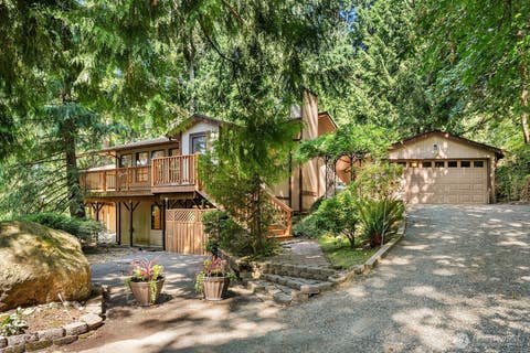 Photo of 19510 SE May Valley Road, Issaquah, WA 98027 (MLS # 2572516)