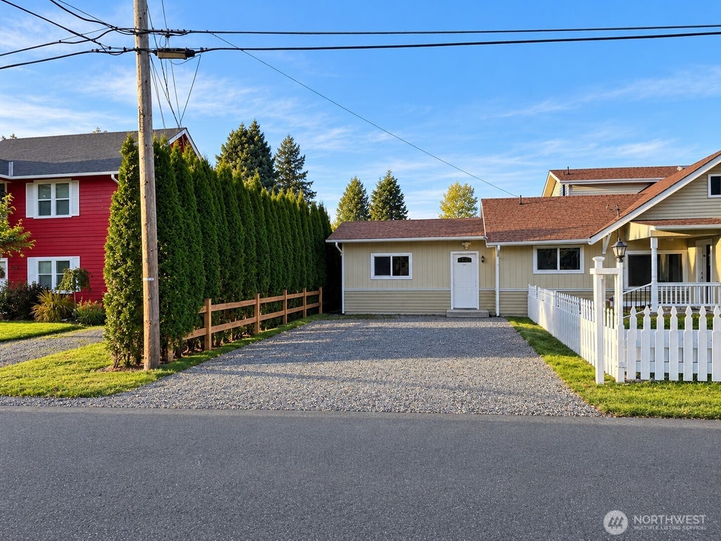Photo of 38200 SE 85Th ST, Snoqualmie, WA 98065 (MLS # 2553415)