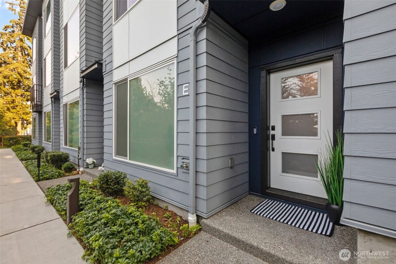 2150 N 147th Street E
