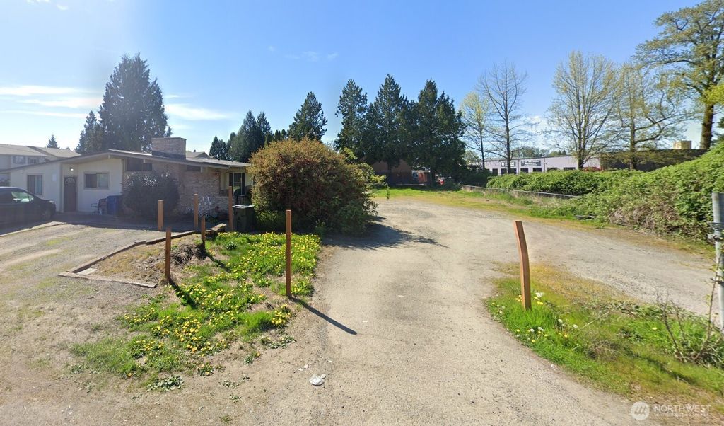 Photo of 1529 Maple Lane #L2-4, Kent, WA 98030 (MLS # 2375613)