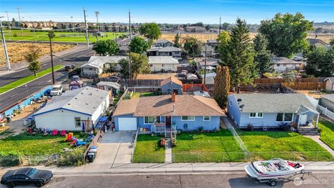 Photo of 1007 W Kristine Street, Moses Lake, WA 98837 (MLS # 2430922)