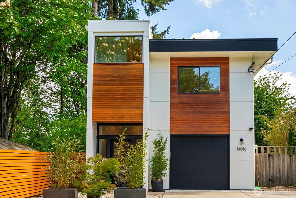 Photo of 14016 30th Avenue NE, Seattle, WA 98125 (MLS # 2372960)