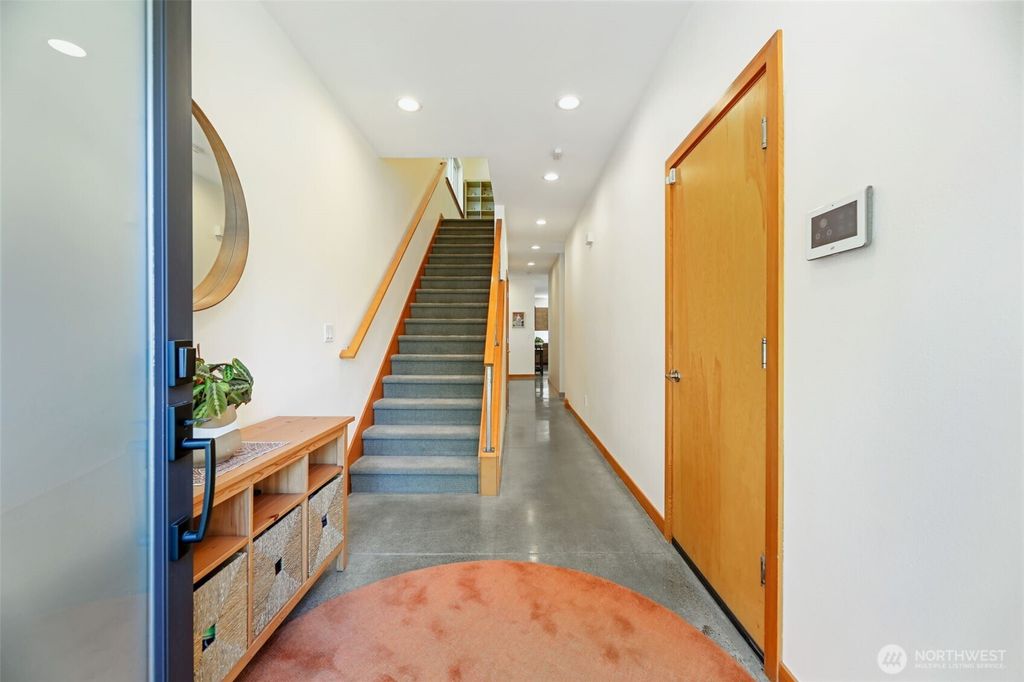 Photo of 14016 30th Avenue NE, Seattle, WA 98125 (MLS # 2372960)