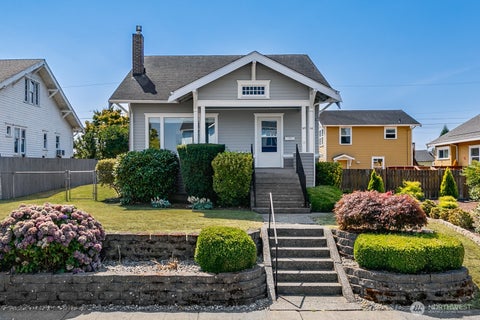 Photo of 2716 Leonard Drive, Everett, WA 98201 (MLS # 2574067)
