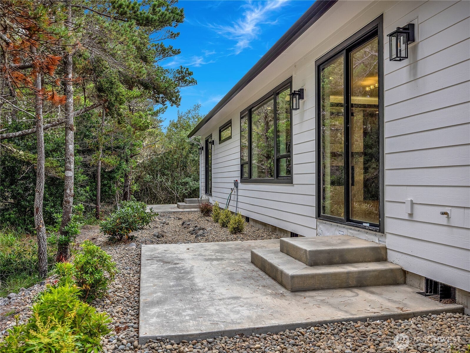 703 Shoreview Drive N
