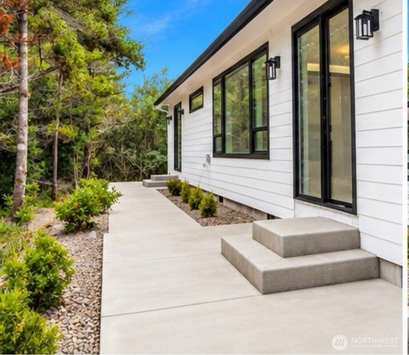 703 Shoreview Drive N