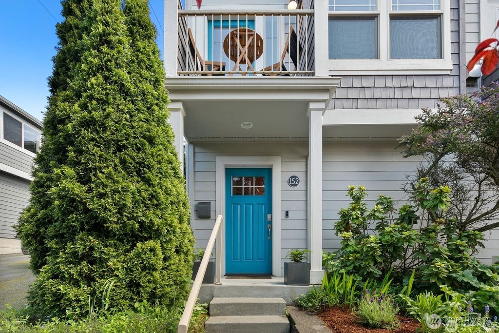 Photo of 152 18th Avenue, Seattle, WA 98122 (MLS # 2375852)