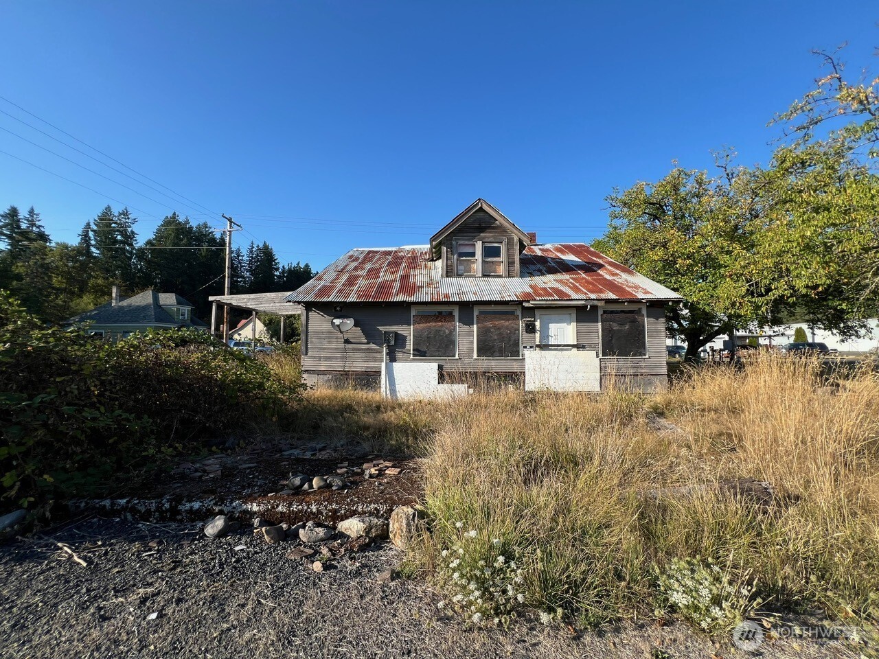 109 NW Laurel Street