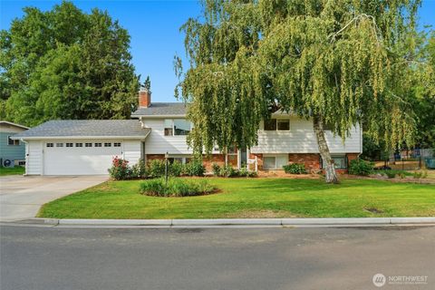 Photo of 945 Frazier Drive, Walla Walla, WA 99362 (MLS # 2447597)
