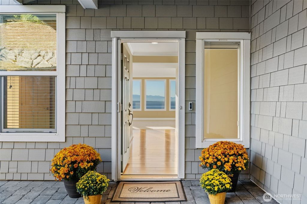 Photo of 10963 E Villa Monte Drive, Mukilteo, WA 98275 (MLS # 2433165)