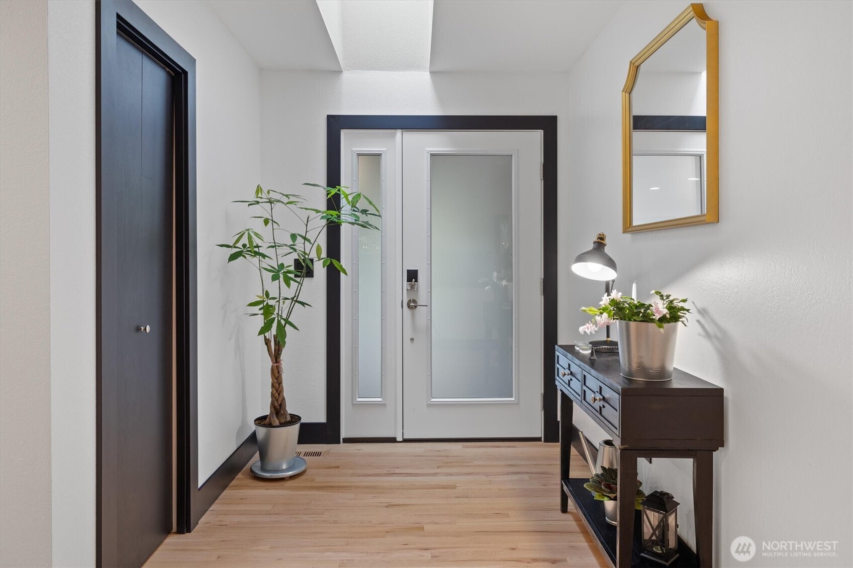 11823 15th Avenue NW