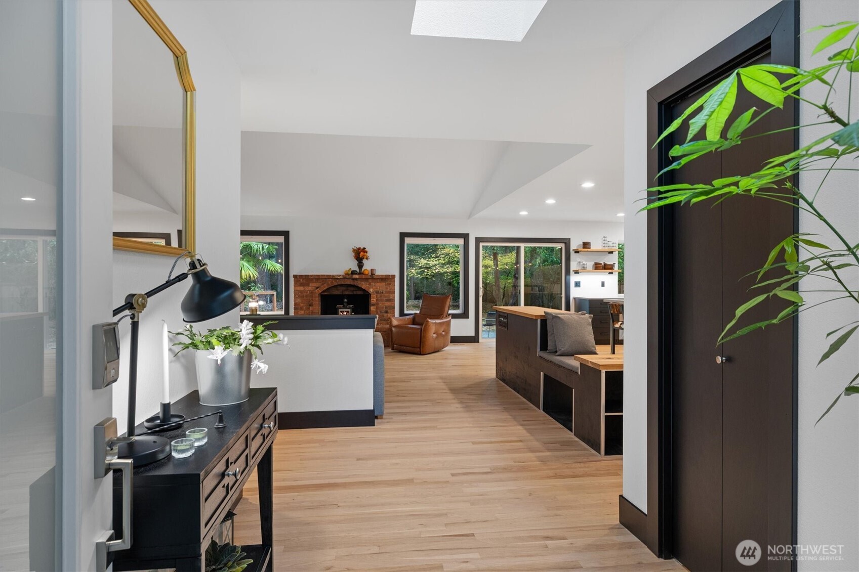 11823 15th Avenue NW