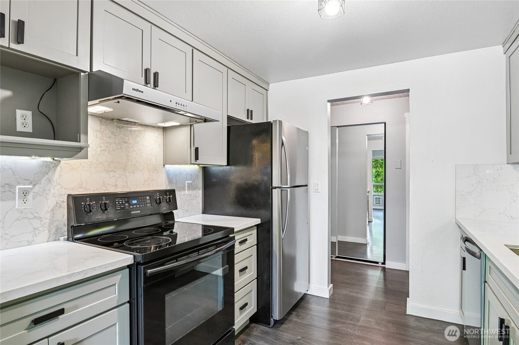 Photo of 1722 SW 318th Place #41D, Federal Way, WA 98023 (MLS # 2582559)