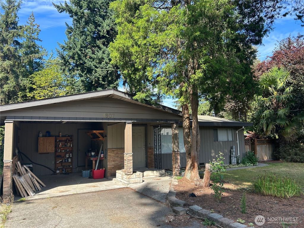 Photo of 1907 12th Avenue, Milton, WA 98354 (MLS # 2429499)