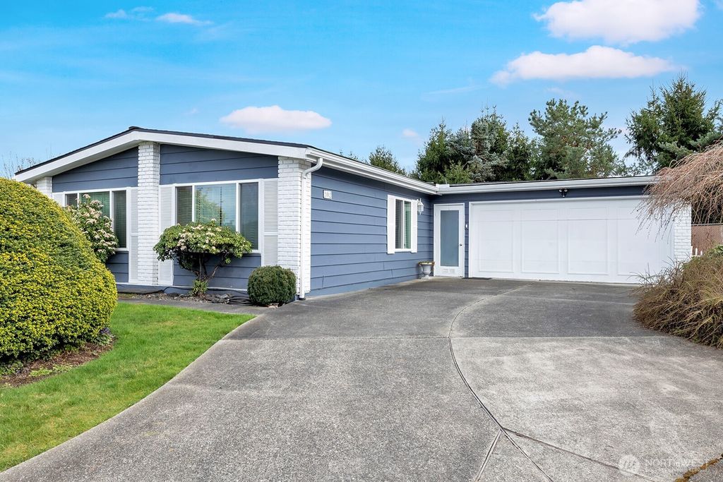 Photo of 2500 Alder Street #302, Milton, WA 98354 (MLS # 2345242)