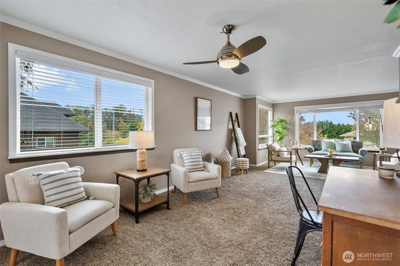 317 AVE J
