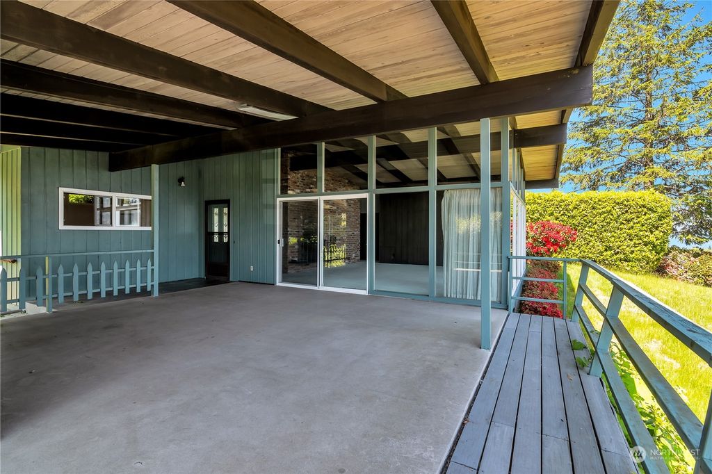 Photo of 14809 SE 51st Street, Bellevue, WA 98006 (MLS # 2074197)