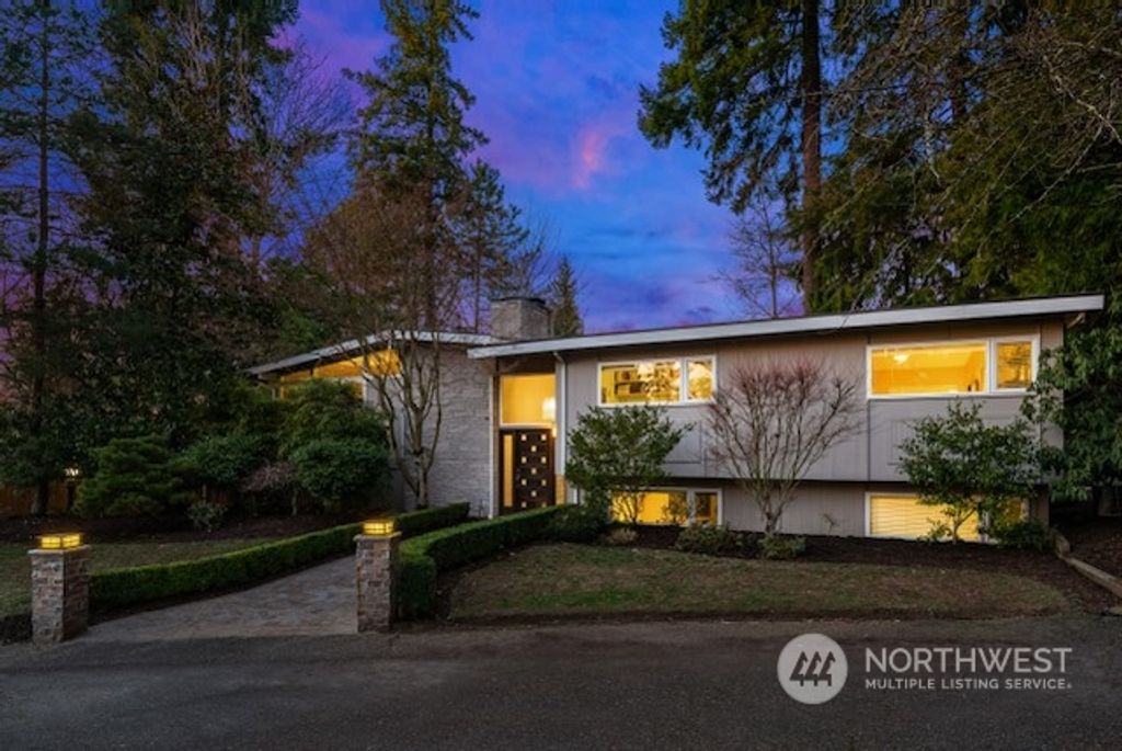 Photo of 1 Wembley Lane, Mercer Island, WA 98040 (MLS # 2196121)