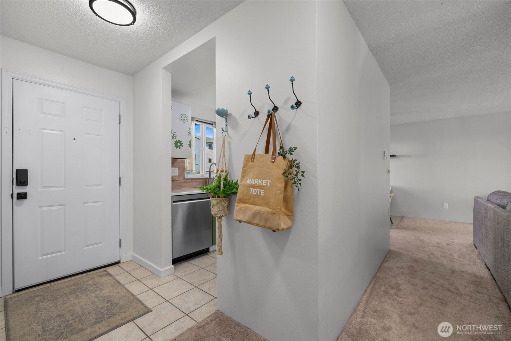 8823 Holly Drive C102